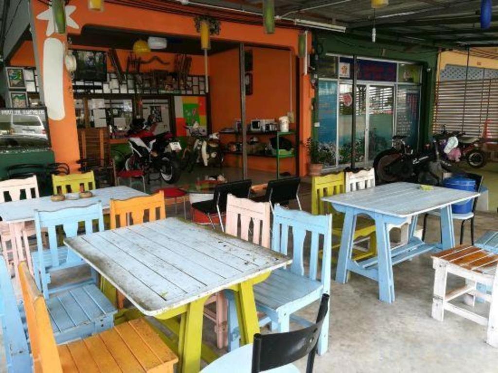 Oyo 586 I Hostel Phuket Exterior foto