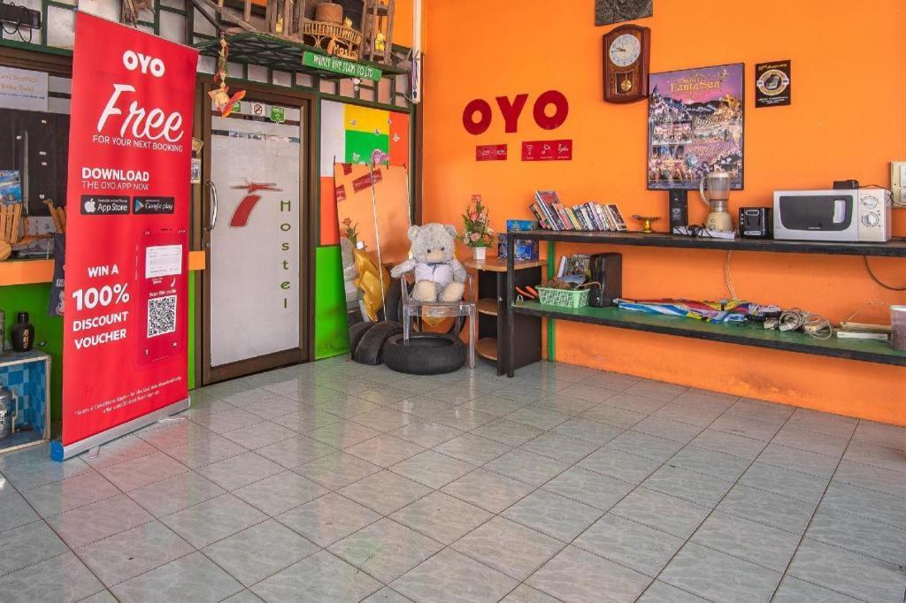 Oyo 586 I Hostel Phuket Exterior foto
