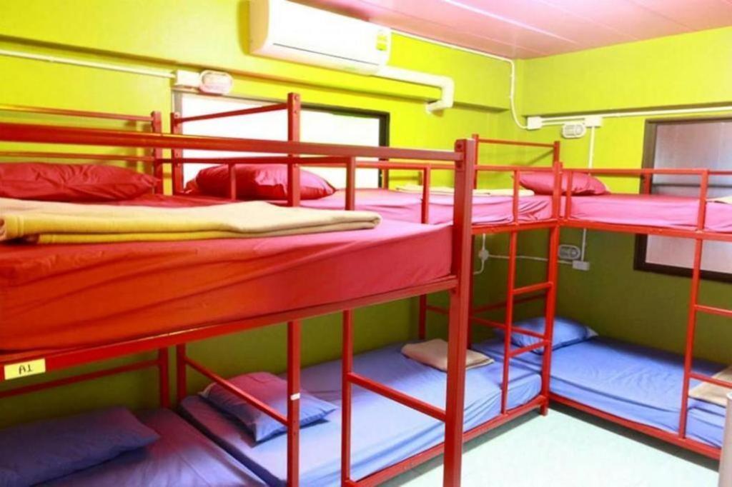 Oyo 586 I Hostel Phuket Exterior foto