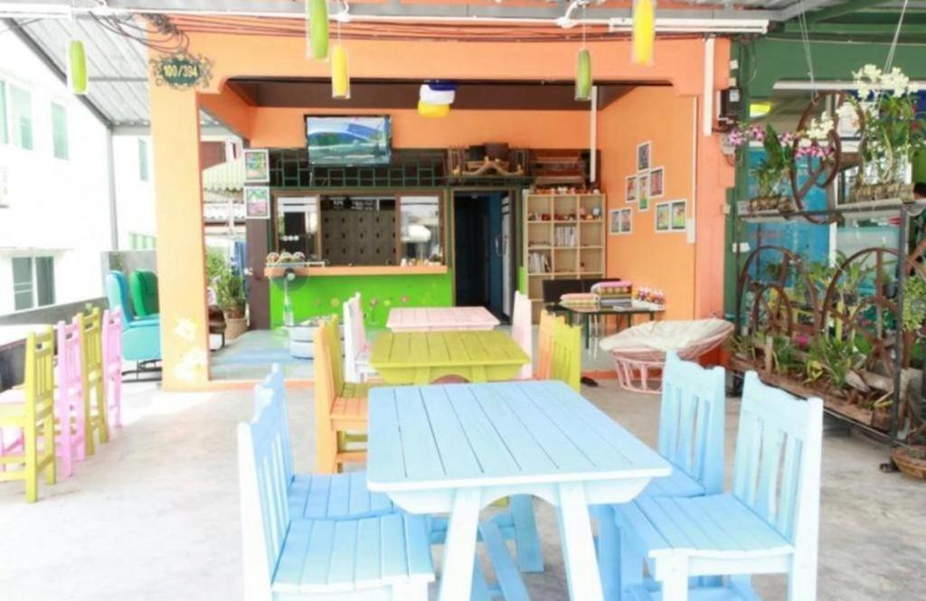 Oyo 586 I Hostel Phuket Exterior foto
