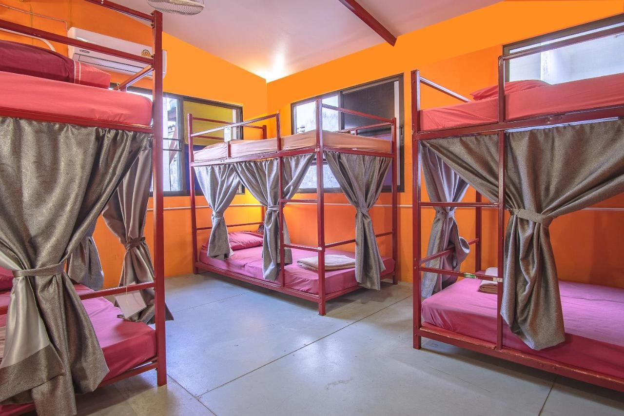 Oyo 586 I Hostel Phuket Exterior foto